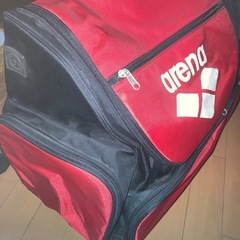 アリーナ　arena リュック　スイムリュック　大会や練習にいかがでしょうか^o^ 綺麗です。あまり使わずにしまってあったものの画像