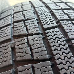 4本で、1,000円　スタッドレスタイヤ　165/70R14   の画像