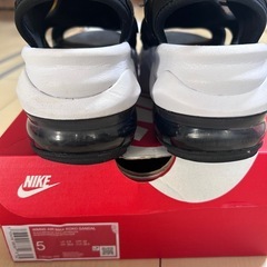 ナイキ　エアマックスサンダル　中古　22センチの画像
