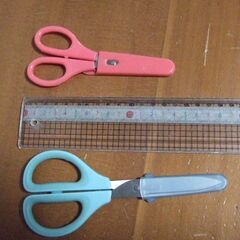 文房具いろいろ（ハサミ・電卓・クリップ押しピン）の画像