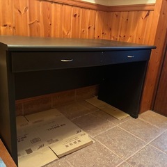 黒の机の画像