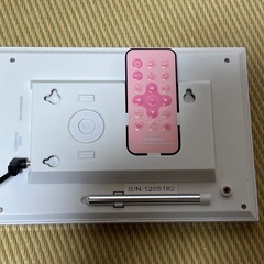 ELECOM  デジタルフォトスタンド　7インチ
の画像