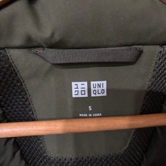 【中古】ユニクロ　ハイブリッドダウンアウターウェア　Sサイズの画像