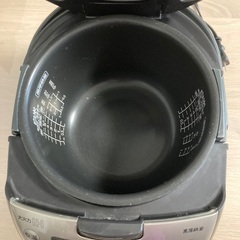 日立 炊飯器（2011年製）の画像