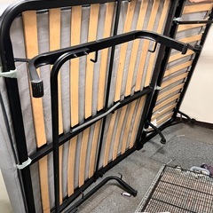 IKEA セミダブルベッドの画像