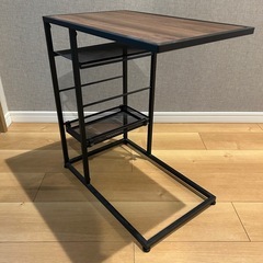 サイドテーブル　木目調の画像