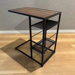 サイドテーブル　木目調の画像
