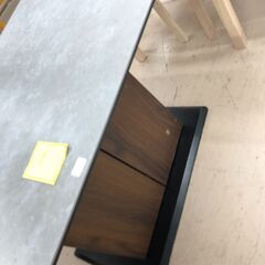 【ジャングルジャングル和歌山店】【Wa3472】ダイニングテーブル 四人用リユースショップ リサイクルショップ 中古家具 中古家電 中古自転車 古着 冷蔵庫の画像