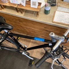 【momentum iNeed S -1後輪タイヤ・チェーン新品！】アルミホイール　6段変速　700×28cクロスバイク　ブラック　の画像