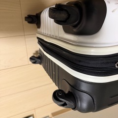 スーツケースの画像