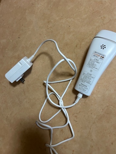 DORA 家庭用脱毛器　中古 DORA 脱毛器 ブラック 充電器付き - メルカリ