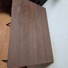 折り畳み机の画像