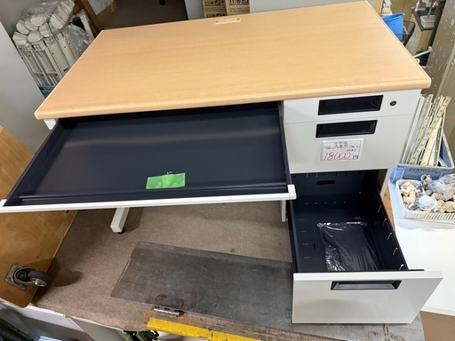 プラス　片袖机　幅120 奥70 高さ70cm 鍵付き