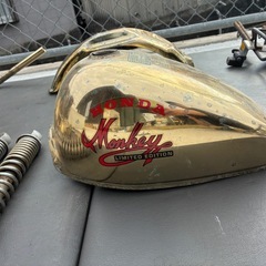 純正ゴールドモンキー　外装セット一式の画像