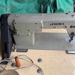 工業用ミシン DDL-227 JUKI 職業用ミシン ジューキ 工業用　業務用　裁縫　手工芸　ハンドクラフト　輸出　貿易　100vの画像