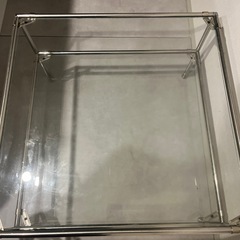 ガラステーブルの画像