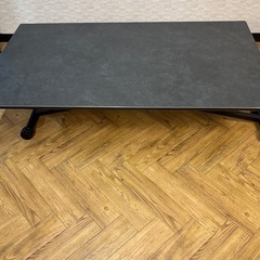 昇降テーブルの画像