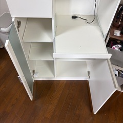 早い者勝ち　食器棚の画像