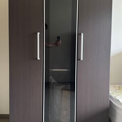 洋服タンス おしゃれなチョコレート色の画像