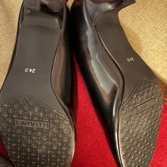 黒 パンプス 24.0cmの画像