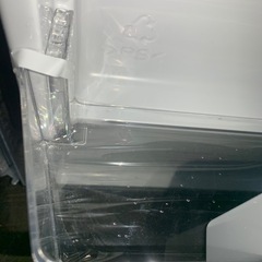 【美品】Hisense 2024年製ノンフロン冷凍冷蔵庫　配達可能　HR-B12HWの画像