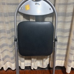 折りたたみ椅子　パイプ椅子の画像