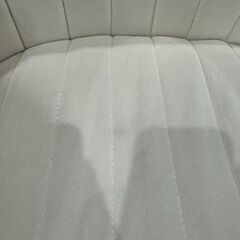 【12/15までの引き取り希望　無料0円】白いチェアをお譲りいたしますの画像