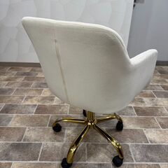 【12/15までの引き取り希望　無料0円】白いチェアをお譲りいたしますの画像