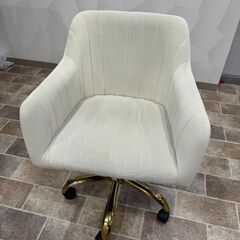 【12/15までの引き取り希望　無料0円】白いチェアをお譲りいたしますの画像