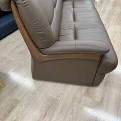 ジモティー割引🏷️【ジャングルジャングル 岸和田和泉インター店】ソファ カリモク チターノ ブラウン 和泉市 堺市 岸和田市 泉大津市 高石市 泉北郡熊取町の画像