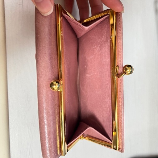 miumiuがま口財布