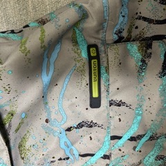 BURTONスノボ・スキーウェアの画像