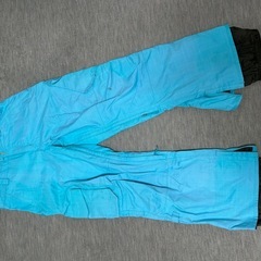 BURTONスノボ・スキーウェアの画像