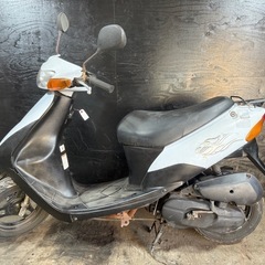 ★支払総額3.3万円★関東圏内即日配送可能！ 全車走行テスト済みです！ スズキ レッツ2 白 CA1PA 人気のレッツ2！ 2ストのためオイル注ぎ足すだけ！ カスタムベースに♪の画像