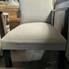 1人掛けソファ　ベージュ　肘掛けつきの画像