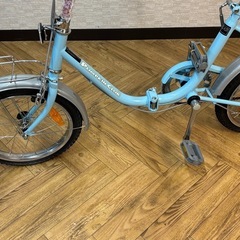 折り畳み自転車の画像
