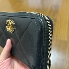 正規品　定番　CHANEL シャネル19 長財布の画像