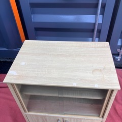 早い者勝ち　ガラス引き扉　食器棚の画像