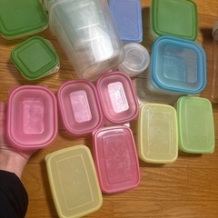 サイズ色々タッパー　ニトリ　お茶ボトルの画像