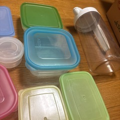 サイズ色々タッパー　ニトリ　お茶ボトルの画像