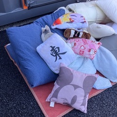 早い者勝ち　無人受け渡し無料　布団枕クッションとかの画像