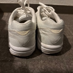 MIZUNO スニーカーの画像