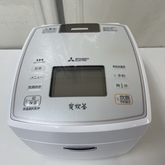 R674 ☀️ MITSUBISHI IH炊飯ジャー 5.5合炊き 17年製 NJ-VV107 ⭐ 動作確認済 ⭐ クリーニング済の画像