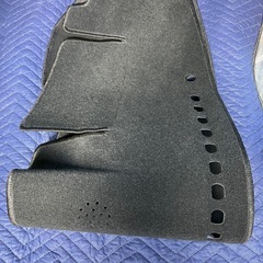 プラド ダッシュボードマットの画像