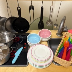 IKEA 子供用 おままごとキッチン 付属品付きの画像