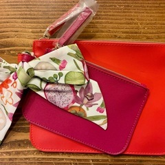 新品♪ エスティローダー化粧ポーチ二連の画像