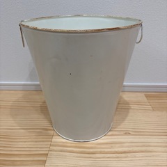 アンティーク　ゴミ箱の画像