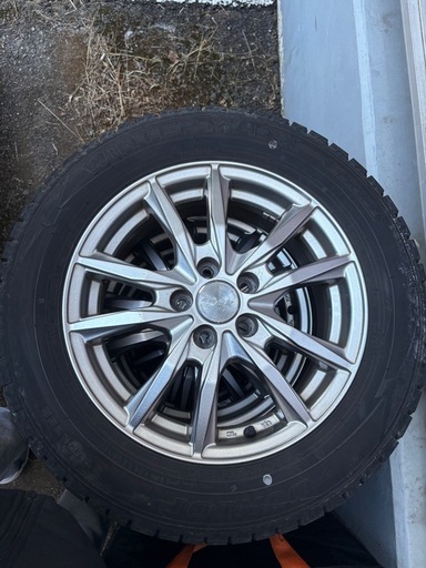 スタッドレス付きホイール185/65R15pcd100