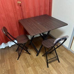 テーブル&椅子2脚セットの画像