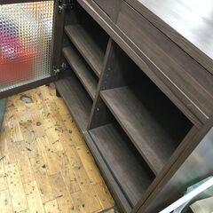 リサイクルショップどりーむ鹿大前店　No.3530　ガラス扉付き棚・コンセント付き！綺麗おススメ商品です🎵の画像